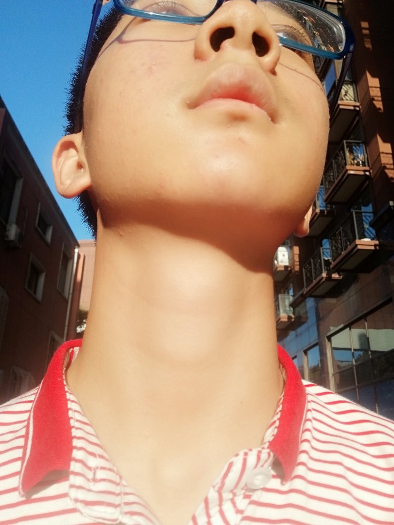 喉结大(喉结大是什么原因)